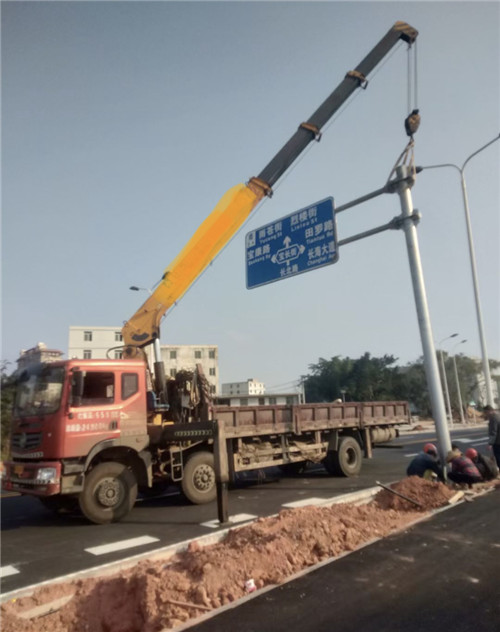 洞口县设备吊装租赁吊车要用多大吊车